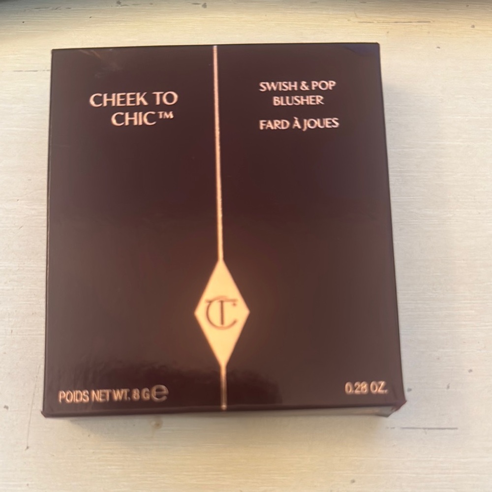 Charlotte Tilbury Cheek to Chic Blusher-brand new in box